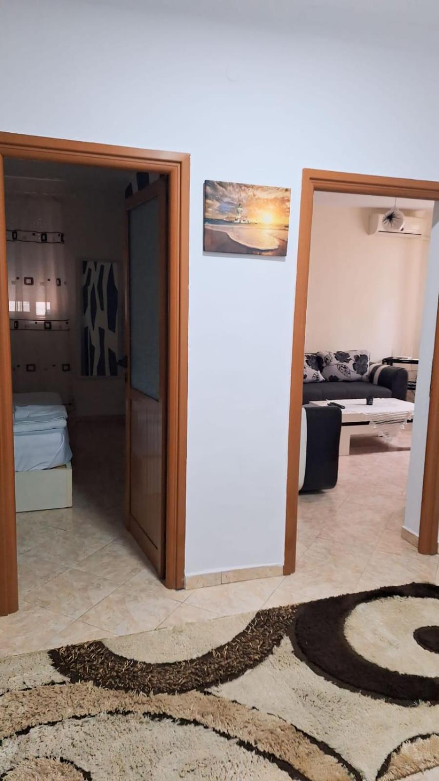 Promenade Apartment In City Centre 베라트 외부 사진